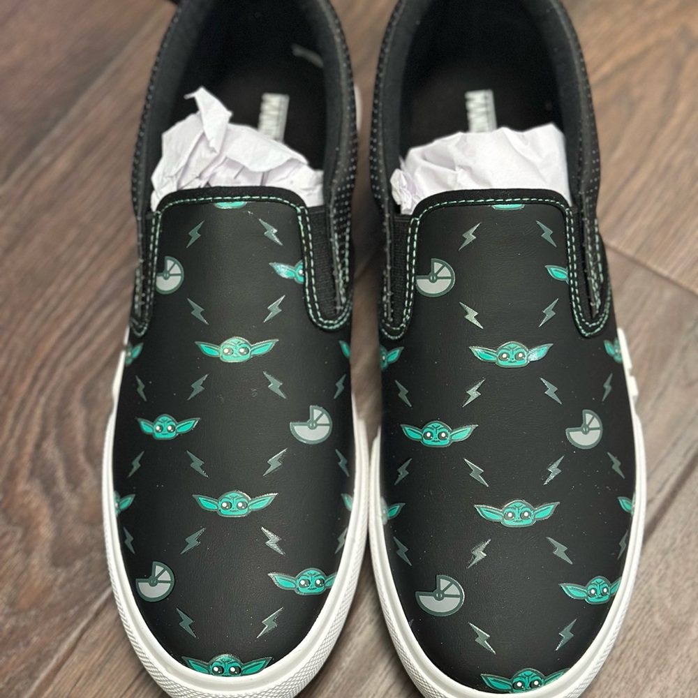 Men’s Grogu Slip-On Shoes Size:10 - Picture 8 of 14